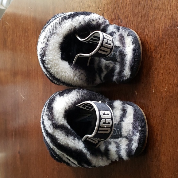 Ugg Zebra Fur Girls Sandal - Picture 2 of 13